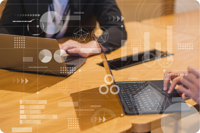 市場データをもとに査定する様子